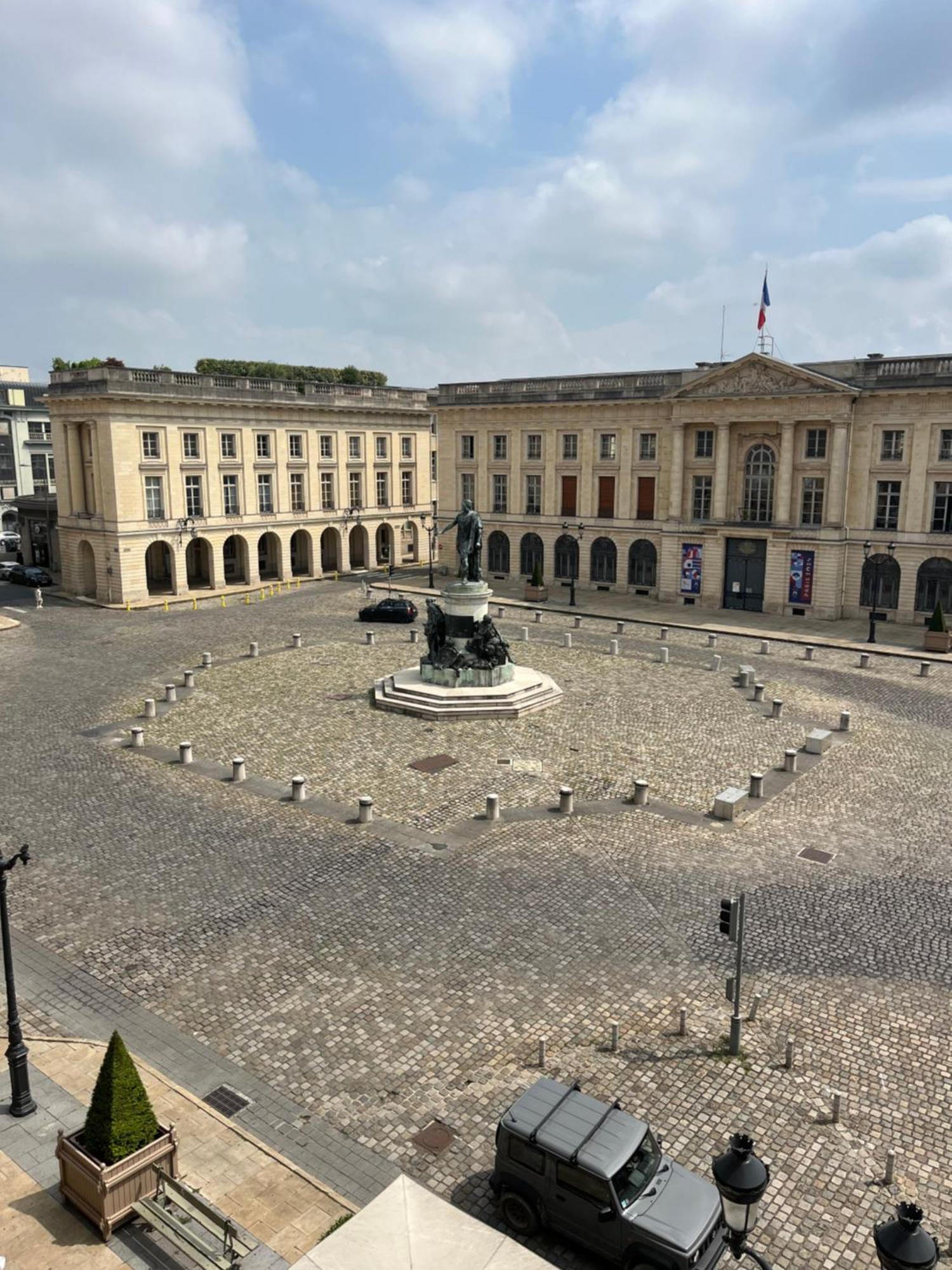 Royal Home, Hypercentre Reims Avec Vue Cathedrale Exteriér fotografie